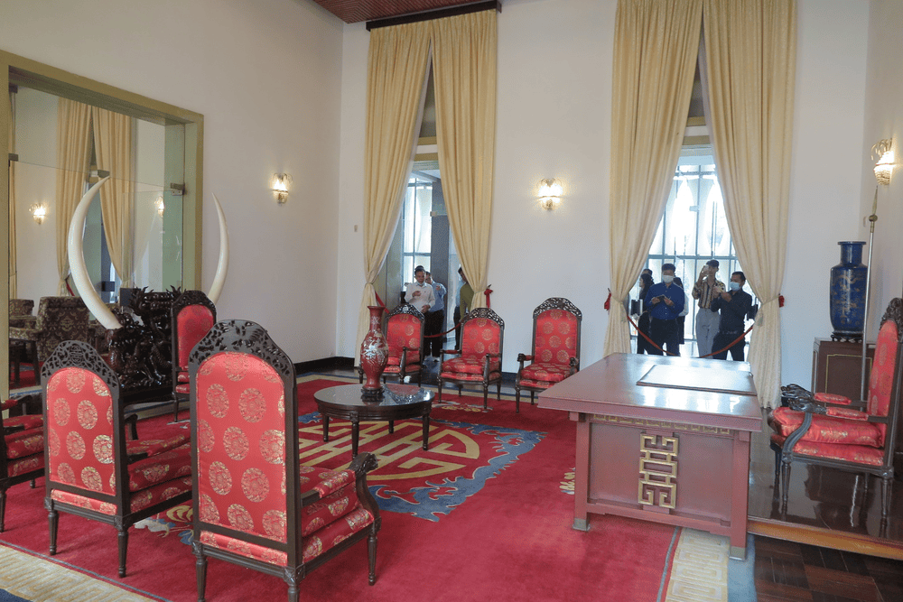 The President’s Reception Room was designed not only for function but also to project the dignified image of the presidency during high-level receptions (Source: Dinh Doc Lap - Independence Palace)